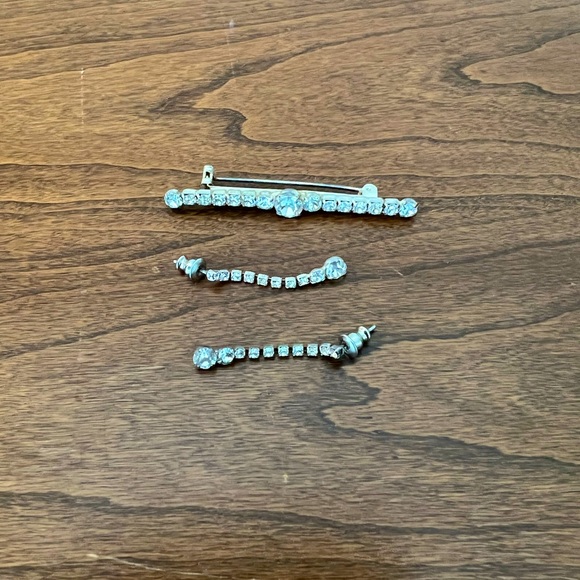 Rhinestone pin and earrings - Picture 1 of 1